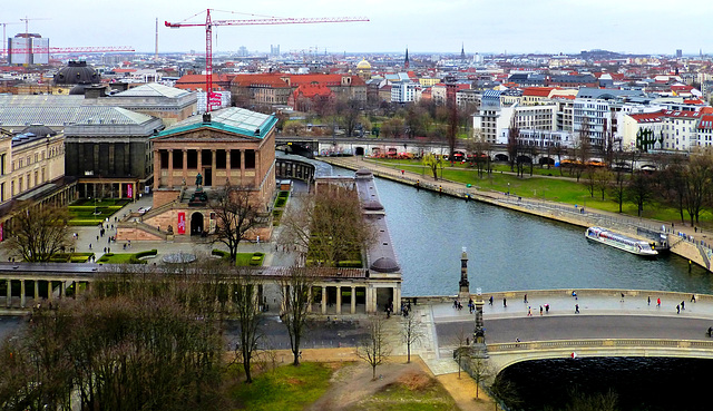 DE - Berlin - Blick zur Alten Nationalgallerie