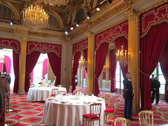 Salle des fêtes, 10.