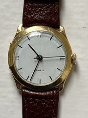 Ladies antique wrist watch in 18ct gold case, the case marked imported gold London 1928, case number 0828499 3191