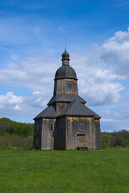 Hölzerne Kirche im Freilichtmuseum »Kosak-Chutir«