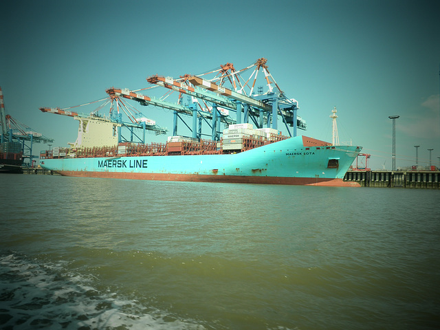 Containerschiff  Maersk Lota