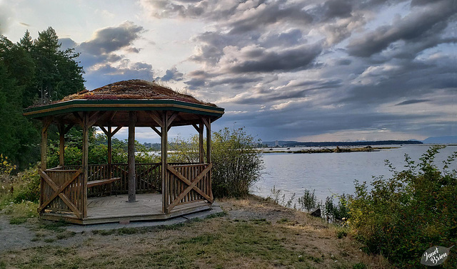 Living Forest RV Park at Naniamo, Vancouver Island (+10 insets)