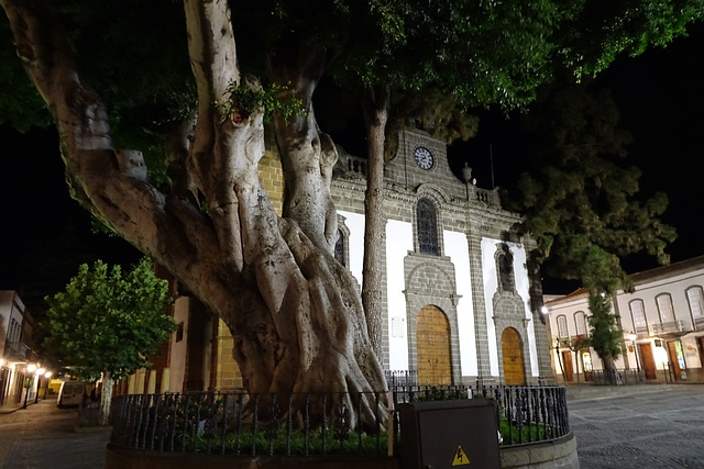 Basilica De Nuestra Senora Del Pino At Night