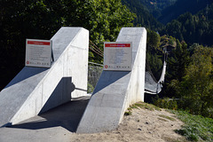 Hängebrücke Fürwangen-Ernen. Erbaut 2015. Länge 280 Meter, und 92 Meter über der Lammaschlucht