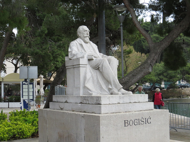 Cavtat, statue de Valtazar Bogišić.