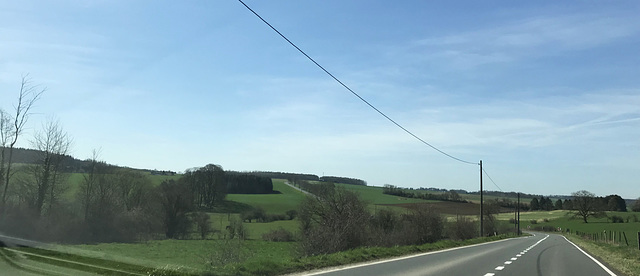 driving to Denée