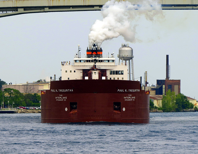 Unusual sight, passengers on a Great Lakes freighter. (Please read details below - Bitte Details unten lesen.)