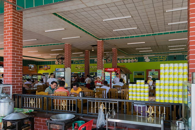 Restaurant an der Maewlamyaing Road (© Buelipix)