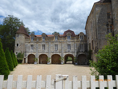 Château de la Marthonie Saint-Jean-De-Côle  (Dordogne)