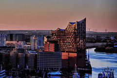 Elphi bei Sonnenaufgang HH 2025