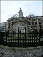 Queen Anne statue