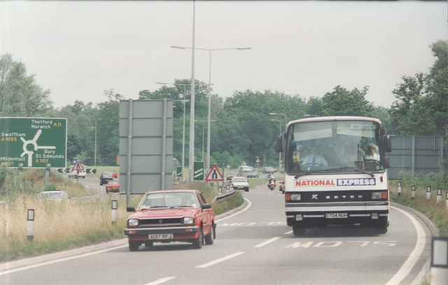 Chenery D704 NUH (later UPV 337) (National Express livery) - 26 Jun 1993