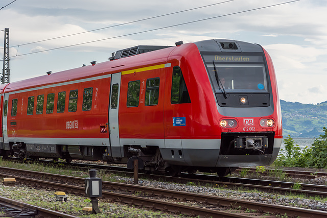 Triebwagenzug mit 612 002 auf dem Weg nach Oberstaufen