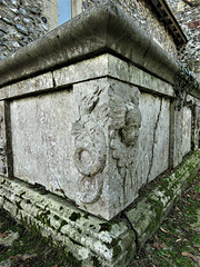 wyvern on mid c18 jull family tomb, woodnesborough church, kent (6)