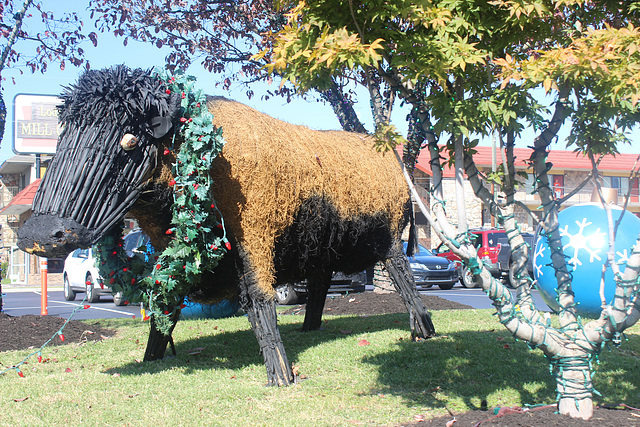 More Straw Figures!!  Pigeon Forge, Tennessee ~~~  USA