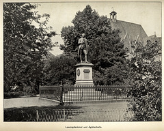 Lessingdenkmal und Ägidienhalle