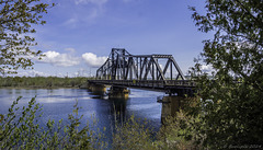 Swing bridge at Little Curent (© Buelipix)