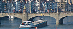RONNY-O peilt durch - Mittlere Brücke, Basel