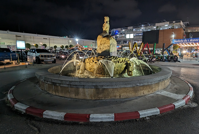 Fontaine de soir / Evening's fountain