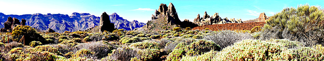 Erster Blick auf die Spitzen der 'Roques de García'. ©UdoSm