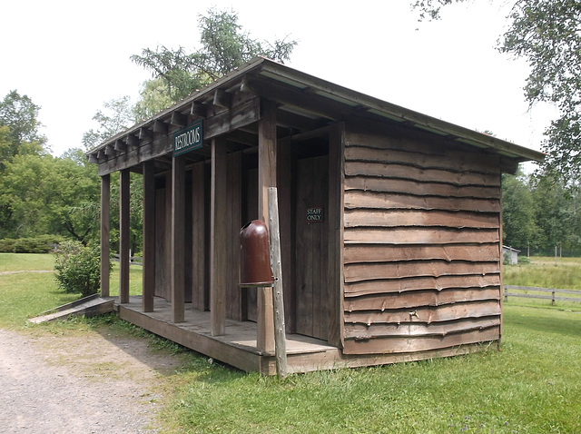 Zoo's wooden restrooms chalet