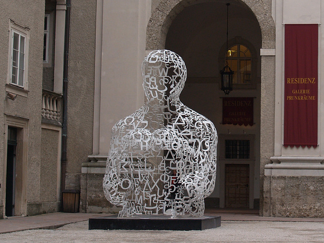 Salzburg University, Alphabetic Statue