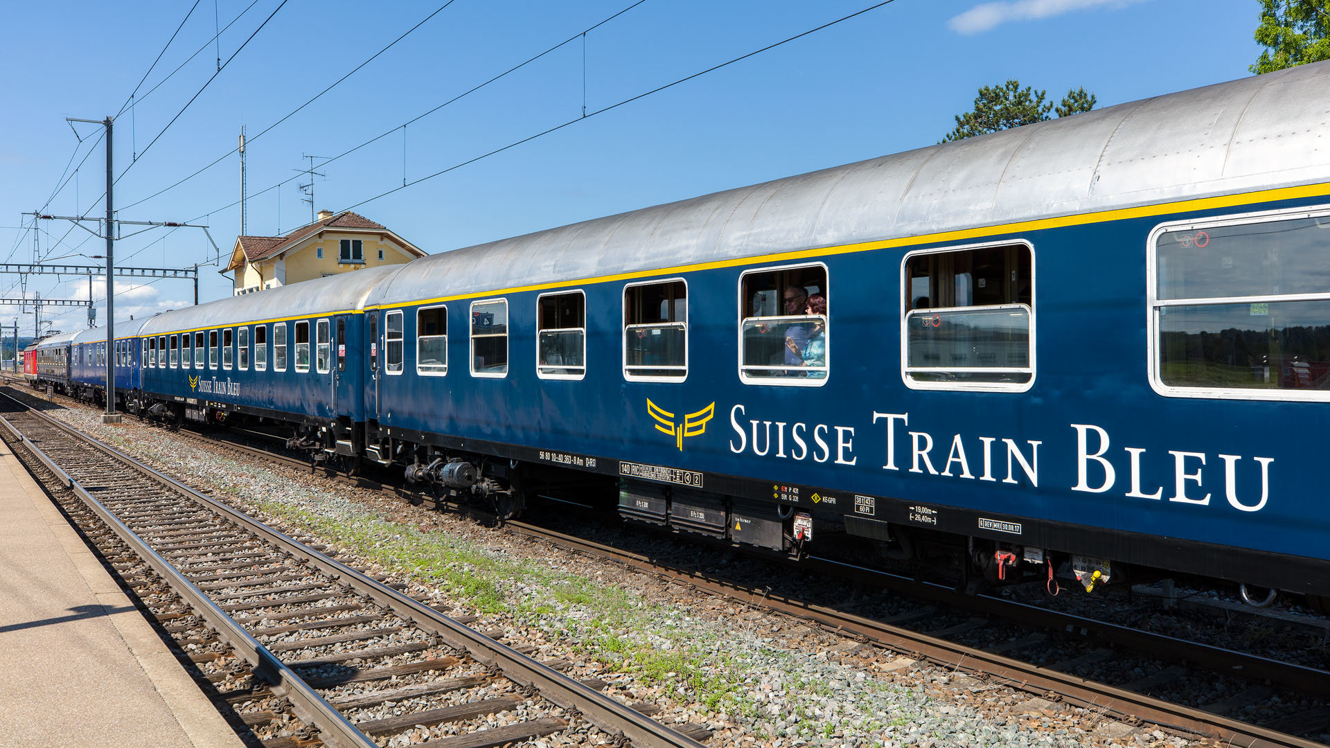 220526 Rafz Suisse-train-bleu