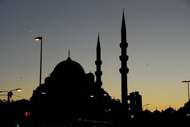 Am frühen Abend vor der Yeni Camii