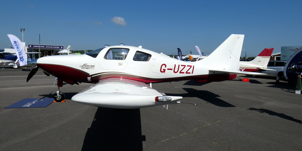 Lancair LC-41-550FG G-UZZI