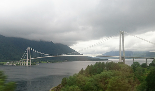 Brücke über den Gjemnessund