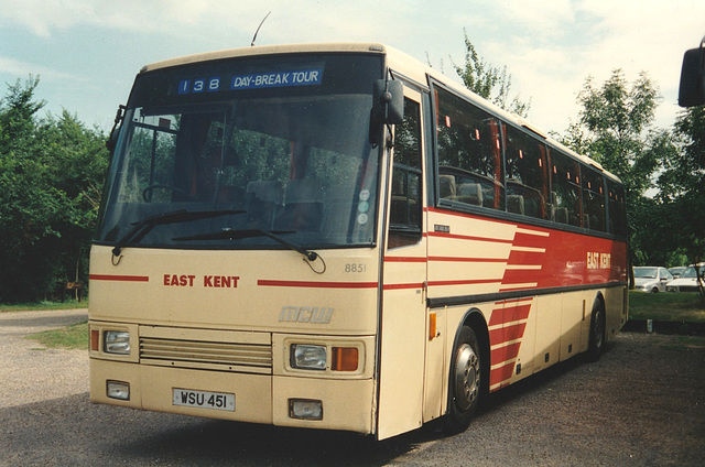 East Kent 8851 (WSU 451 ex B851 TKL) at Flatford Mill – 2 Aug 1994 (233-31)