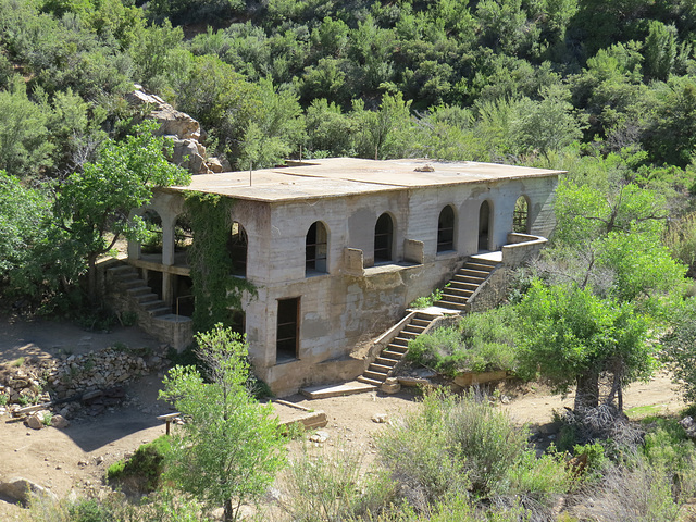 Mansion In The Hills