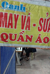 Dame Vietnamienne en Talons Hauts au marché