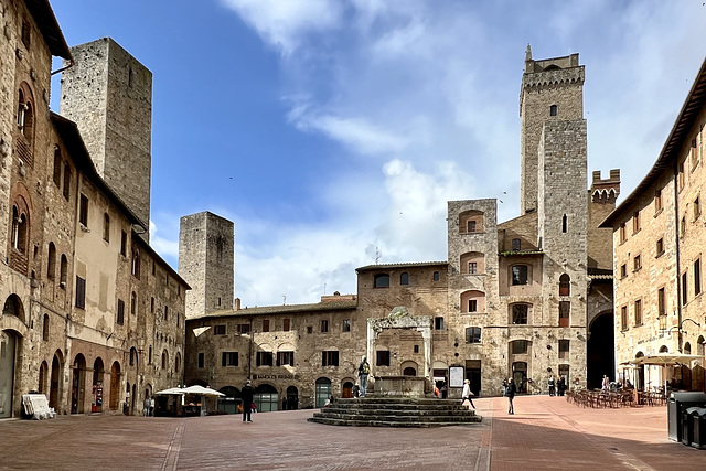 San Gimignano 2024 – Piazza della Cisterna