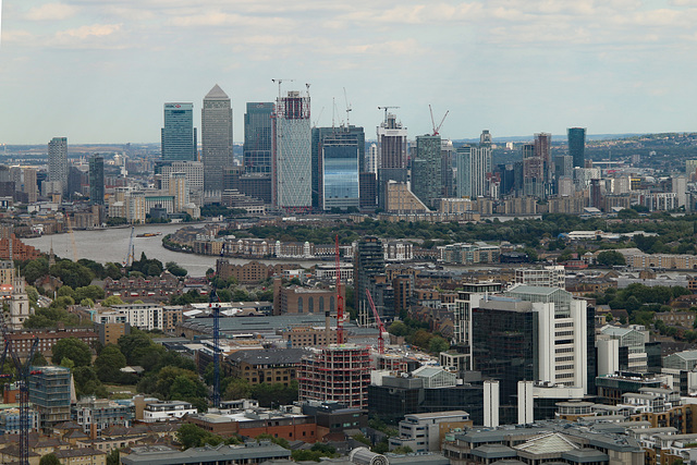 The twisting Thames