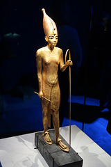 Tutankhamun, standing statuette