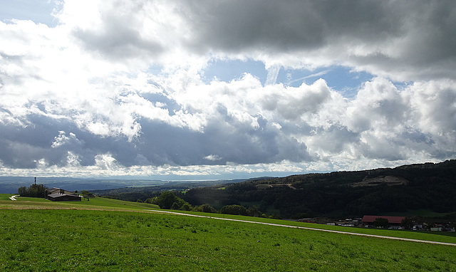 Wechselhaftes Herbstwetter bei dieser Wanderetappe