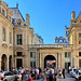 Paris, Touristen am Hôtel de Sully