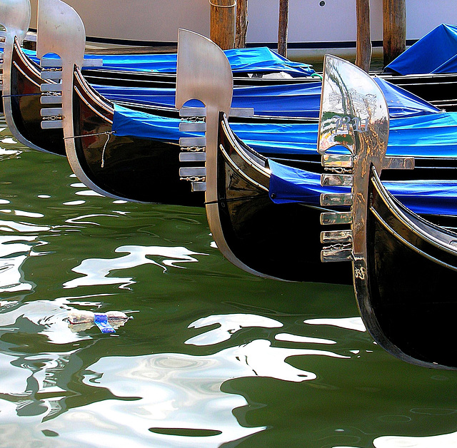 ... laisse les gondoles à Venise ...