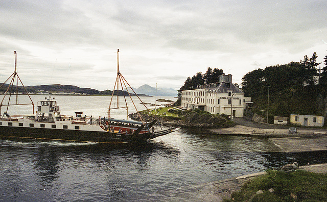 Ferry from Skye arriving