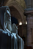 D'une grande  douceur cette statue de la Vierge .