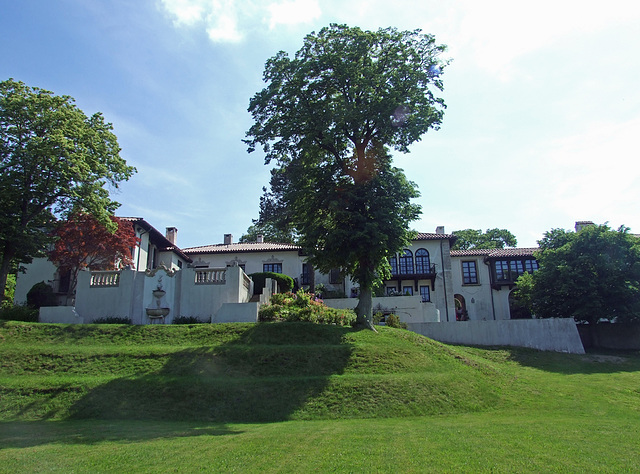 Mansion and Terraced Lawn in the Vanderbilt Museum, May 2011