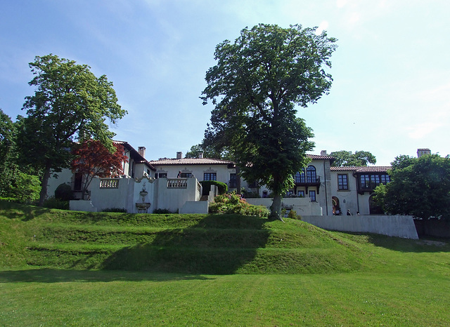 Mansion and Terraced Lawn in the Vanderbilt Museum, May 2011