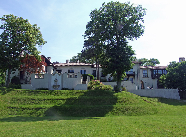 Mansion and Terraced Lawn in the Vanderbilt Museum, May 2011