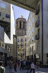 Durchblick von La Rambla zur Basílica de Santa Maria del Pi