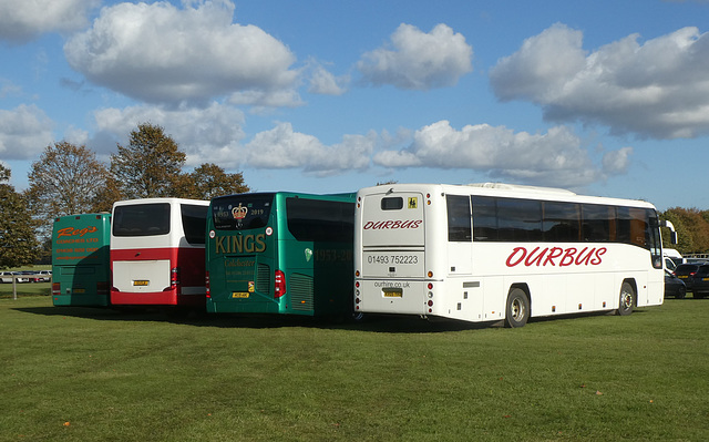 Coaches at Newmarket Racecourse - 14 Oct 2023 (P1160742)