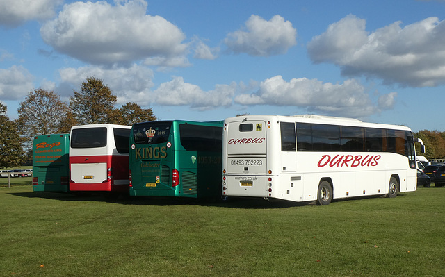 Coaches at Newmarket Racecourse - 14 Oct 2023 (P1160742) Coaches at Newmarket Racecourse - 14 Oct 2023 (P1160742)