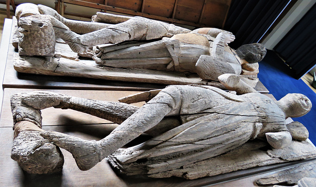 little horkesley church, essex  (10) c14 wooden tomb effigies