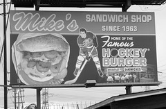 Famous Hockey Burger (6447)