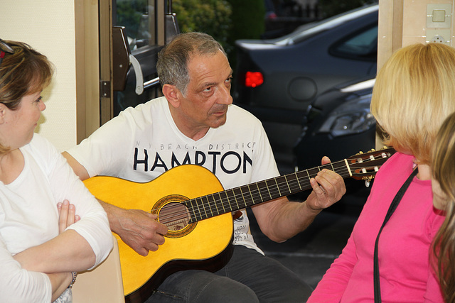 Ecriture collective de la chanson de Bombon